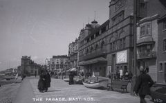 Pelham-Place-and-the-Royal-Hippodrome-Theatre.-1903.
